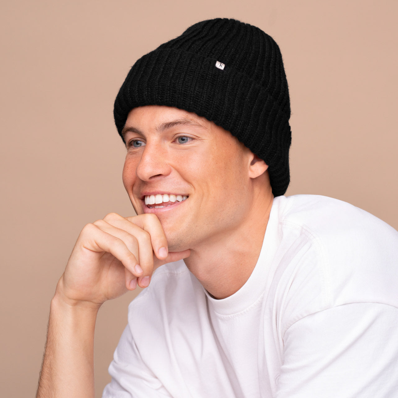 GlazeyTM Satin-Lined Beanie in Black - Everyday Essentials