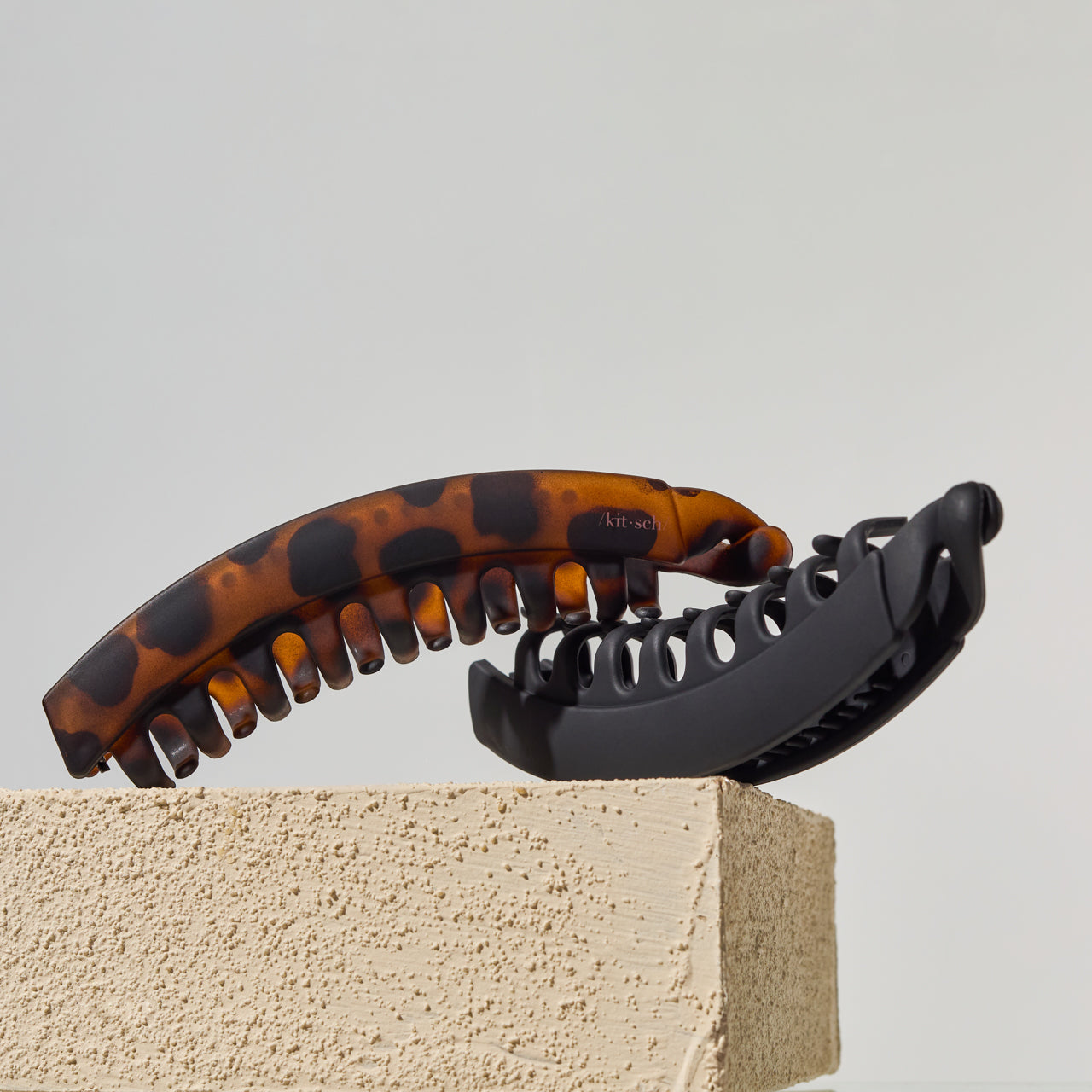 Banana Clip 2pc- Black and Tort - Signature Selection