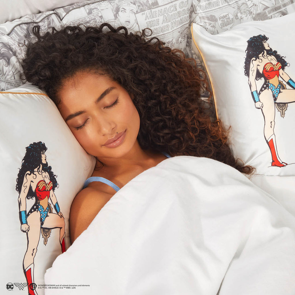 Kitsch x Wonder Woman Satin Pillowcase in Believe in Wonder - Curated Collection