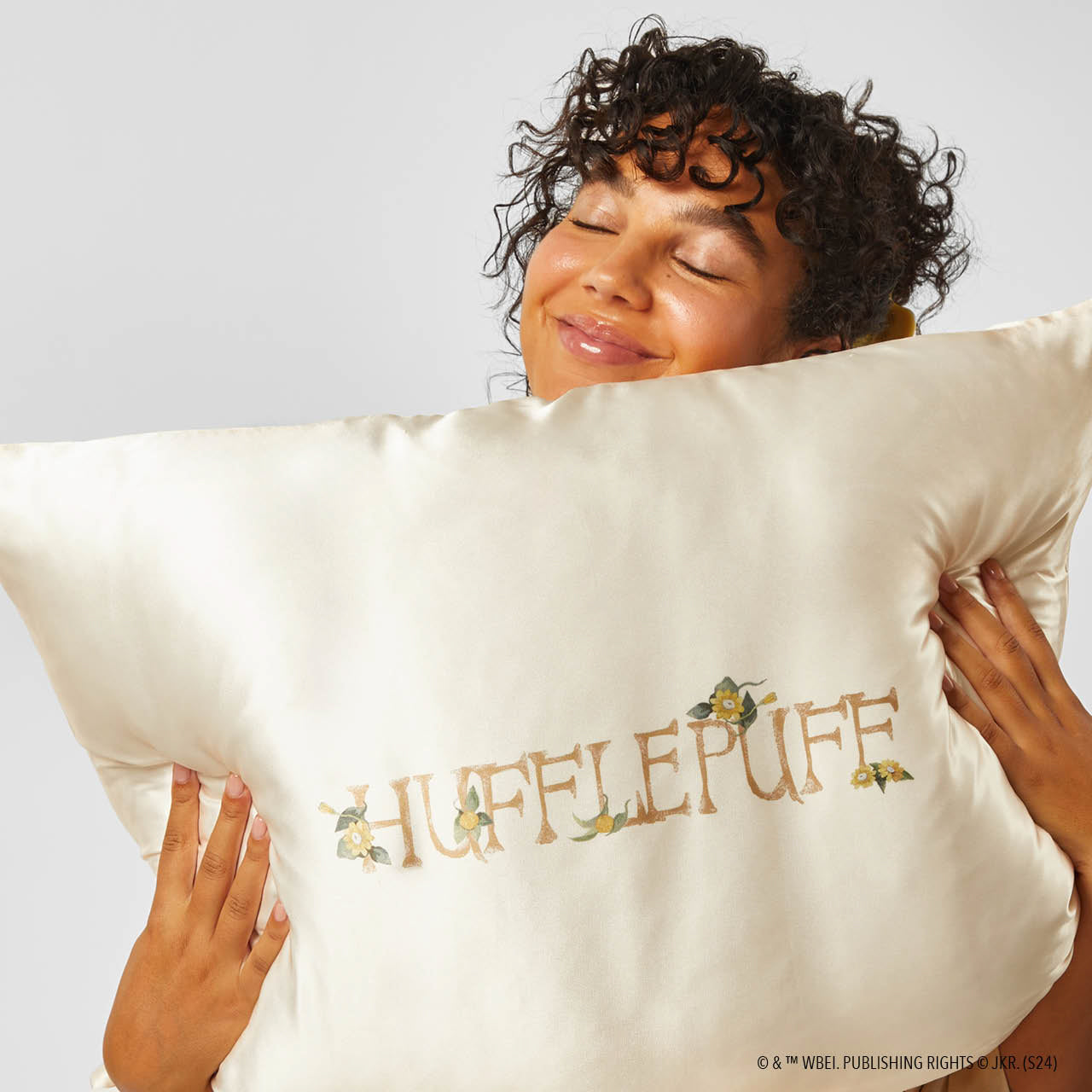 Kitsch x Harry Potter Satin Pillowcase in Hufflepuff 4 Pack - Everyday Essentials