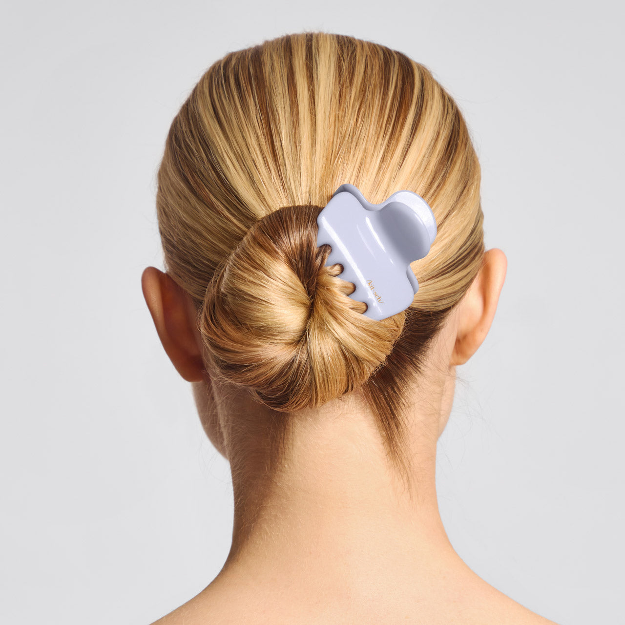Hydrangea Breeze Cloud Claw Clip - Medium - Everyday Essentials